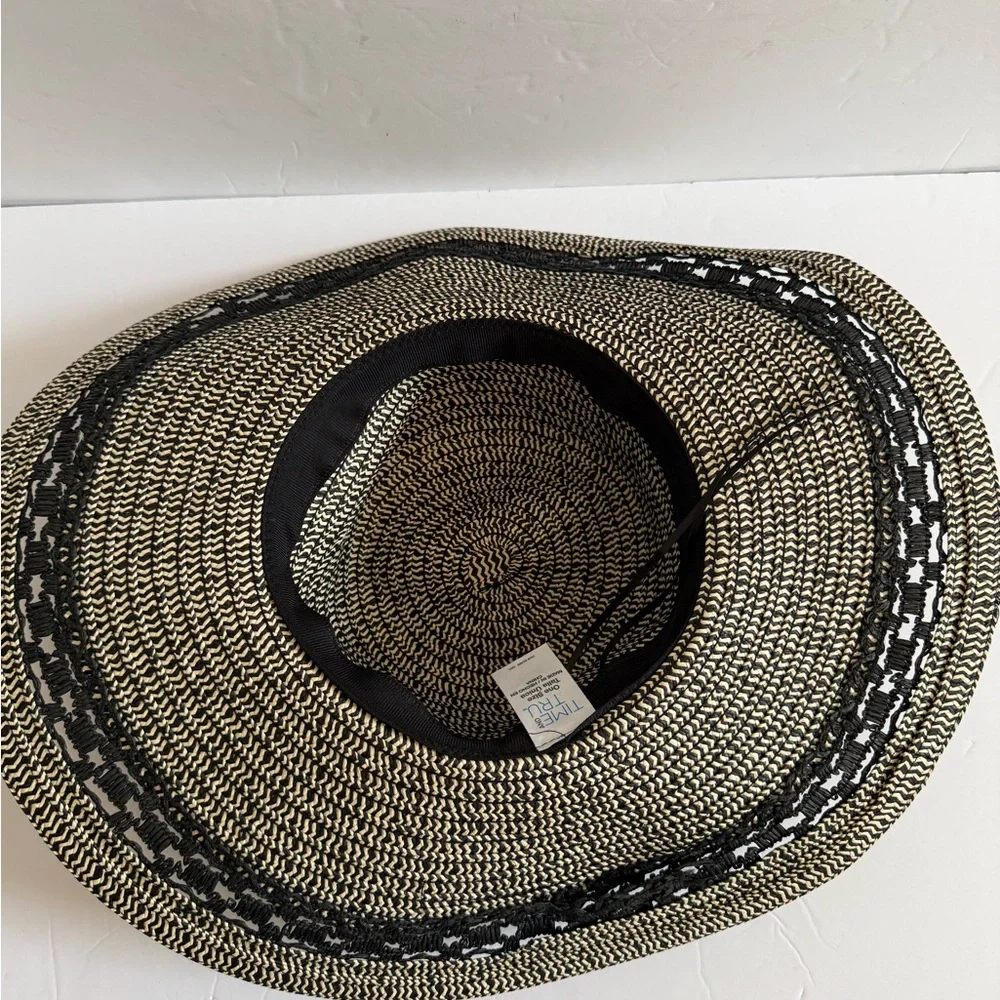 Time and Tru Large Wide Brim Black Natural Braided Straw Sun Hat Floppy Women